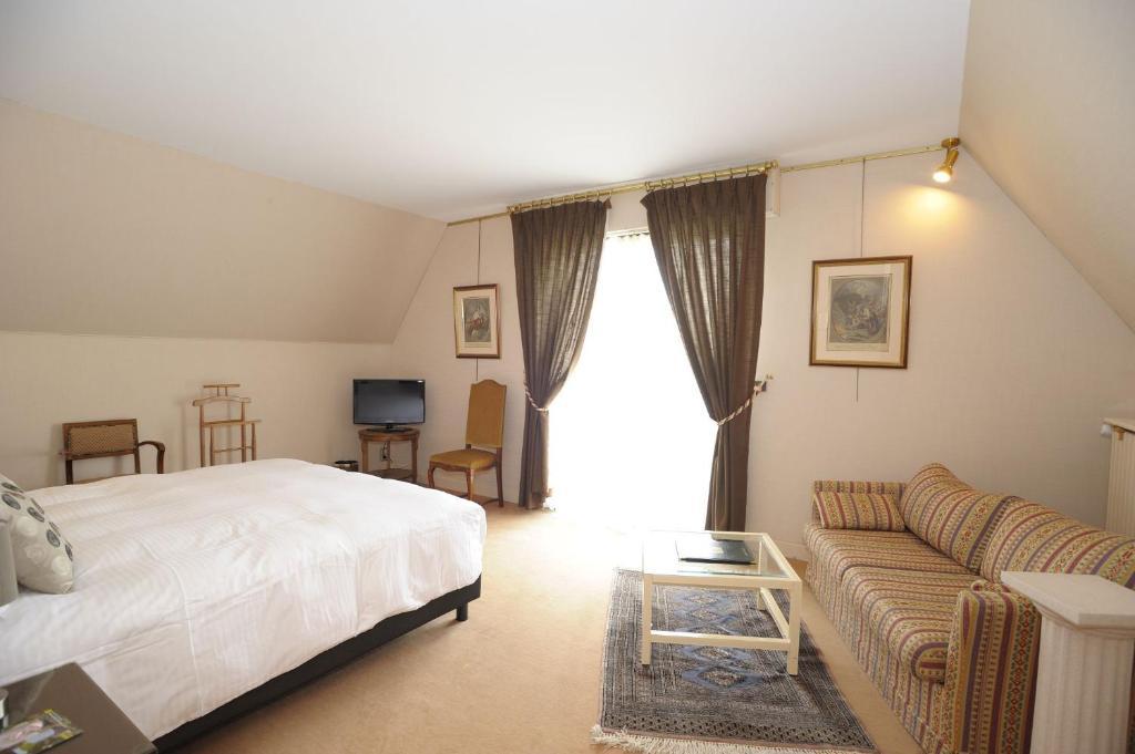Hotel Logis Le Relais De La Poste Neuveglise Номер фото
